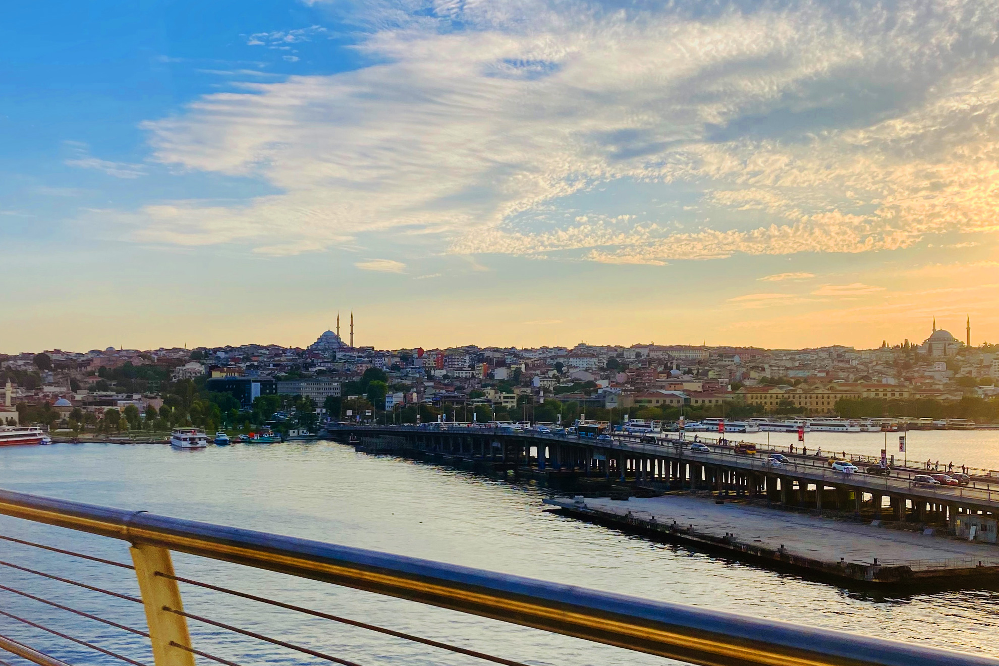 Истанбул и Пеещите фонтани - Залива Златен рог, Истанбул, Турция - The Golden Horn, Istanbul, Turkey